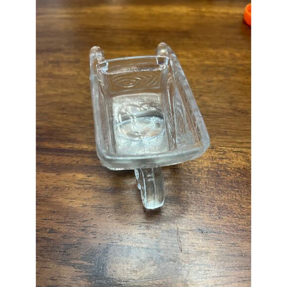Vintage pressed glass wheelbarrow toothpick holder - Picture 3 of 3